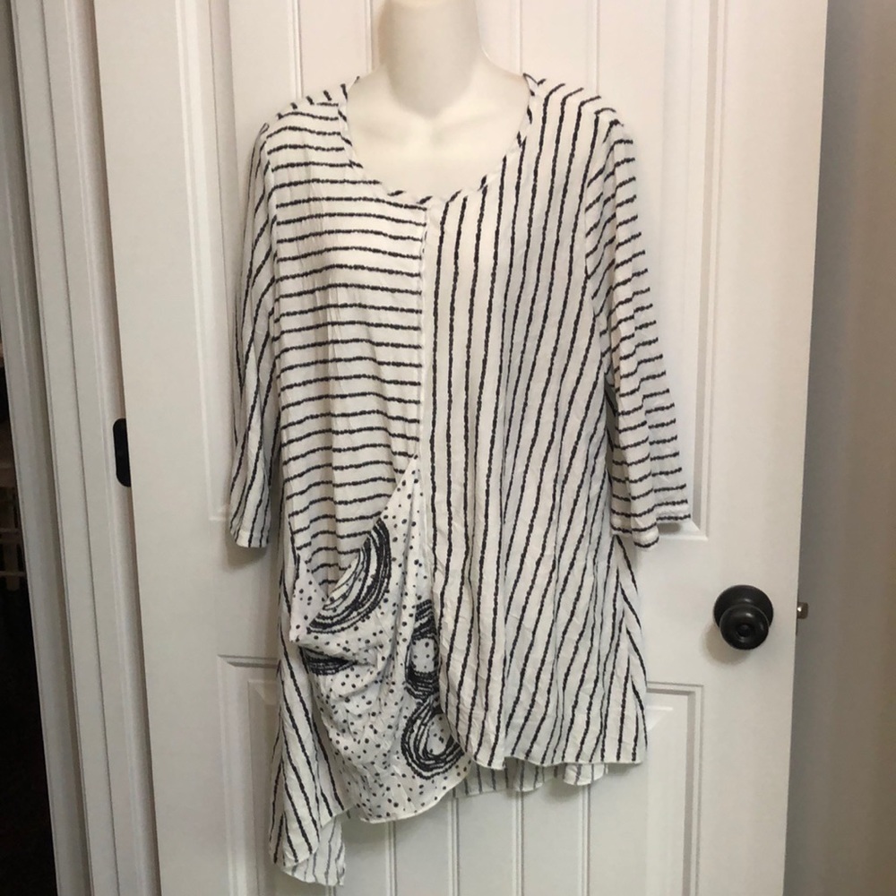 Yushi Black/White Asymmetrical Artsy Tunic Xl